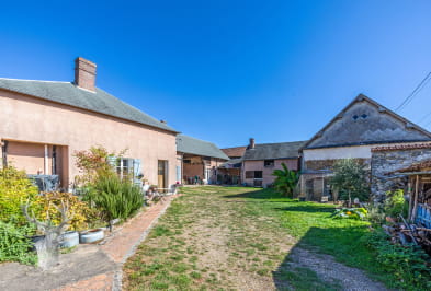 Charmante maison avec des dépendances