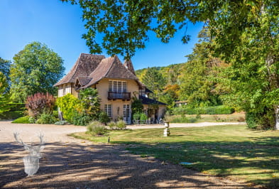 Demeure de caractère avec dépendances et son parc